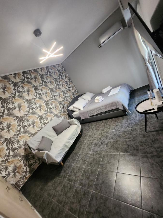 Small Luxury Apartment Anavyssos Exterior foto